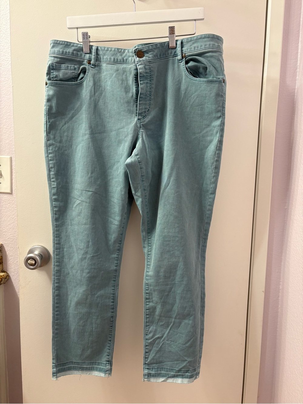 LOFT Seafoam Skinny Ankle Jeans size 33/16